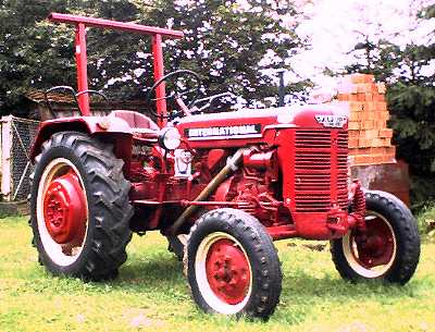 Schlepper IHC Farmall DED3